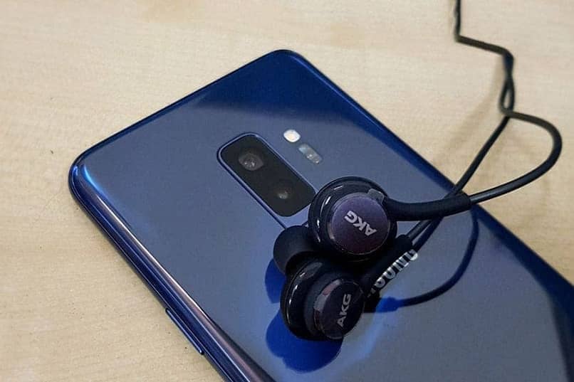 dinámica telar oyente Cómo escuchar la radio sin internet en un Samsung Galaxy S5, S6, S7, S8,  S9, S10 | Mira Cómo Hacerlo