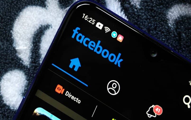 ¿Facebook importó contactos de la agenda telefónica de tu smartphone?