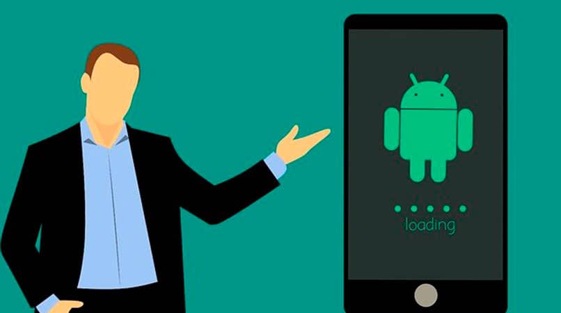 hombre con movil encendido