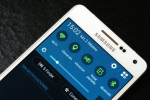 ¿Cómo saber si mi móvil Samsung tiene giroscopio?