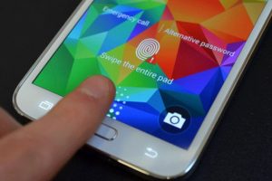 ¿Cómo quitar el bloqueo de pantalla por huella del Galaxy S5?