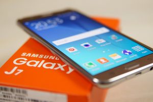 ¿Se calienta tu Samsung J7? ¿Quieres saber por qué? ¿Cómo solucionarlo? Bastante fácil