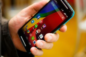 Cómo ajustar o cambiar el tipo de letra o fuente en cualquier Motorola Moto G