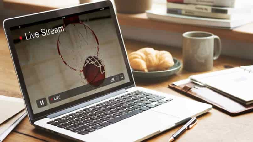 laptop proyectando live