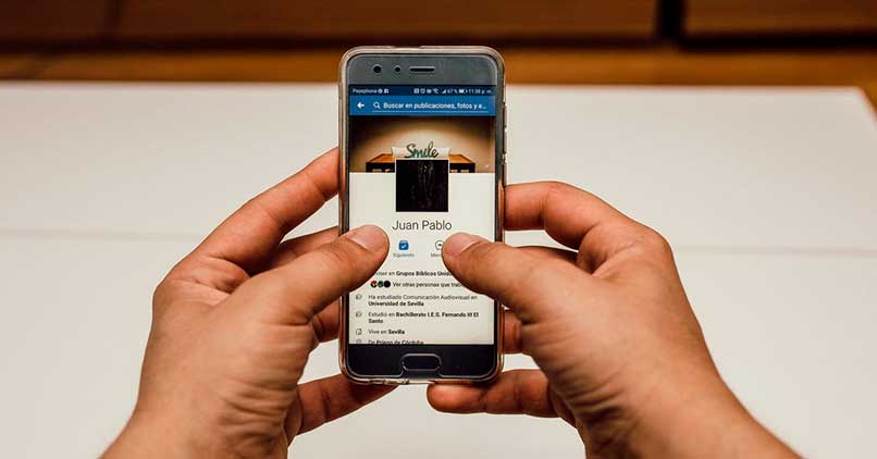 Cambiar nombre y contraseña del Facebook desde el móvil