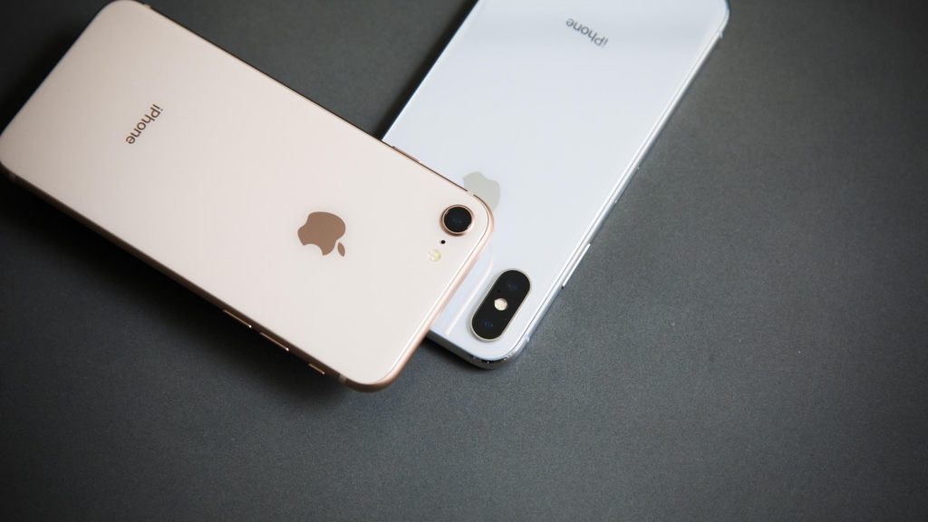 iphone plateado y iphone dorado