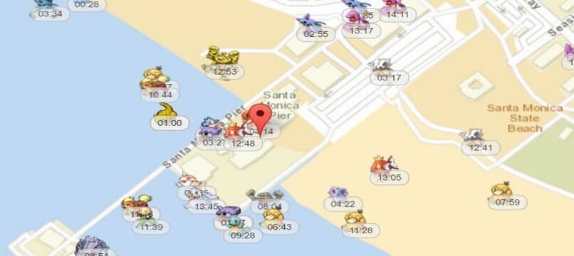 mapa de la ciudad con diversos pokemones en ella