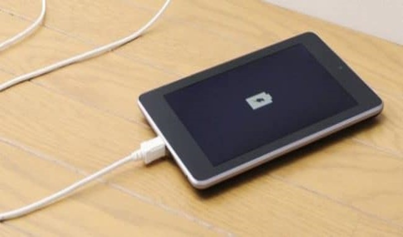 telefono cargando bateria