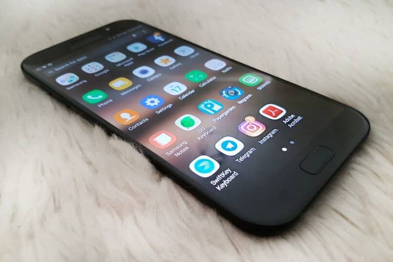 movil samsung a710m acostado