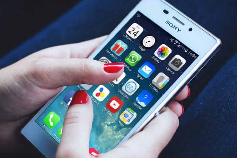 movil sony con iconos de iphone