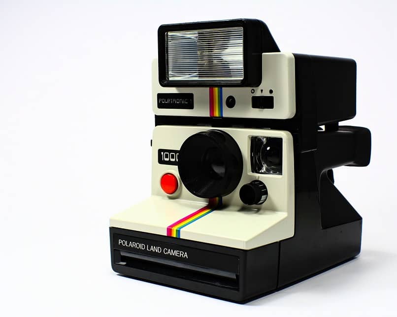 tomar fotografias con polaroid