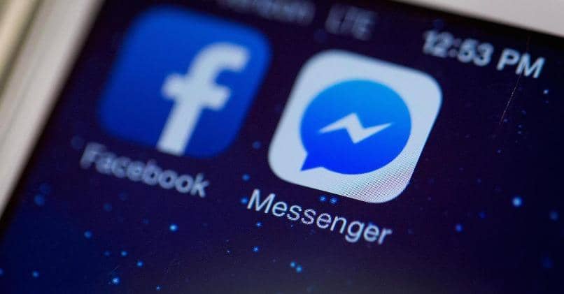 pantalla movil icono facebook messenger