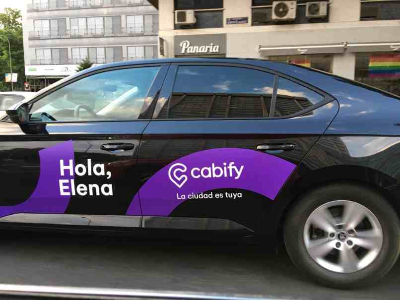 cabify anuncio morado