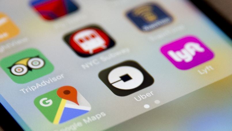 dispositivo movil con aplicacion de uber