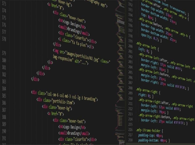 codificacion html fondo negro letras diferentes colores