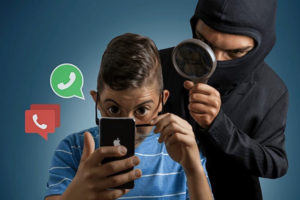 Cómo saber si me espían el móvil a través un programa o de la cámara y cómo evitarlo