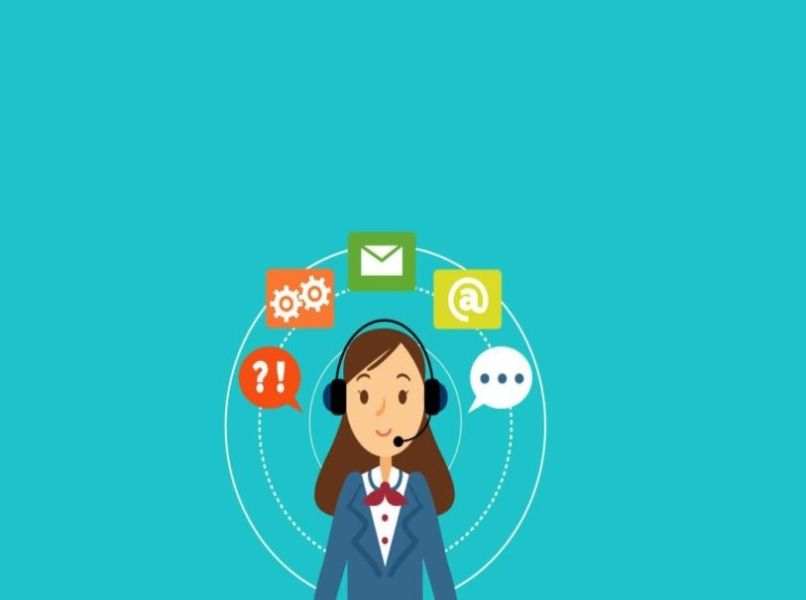 icono de persona engranaje mensajeria y texto en fondo azul celeste