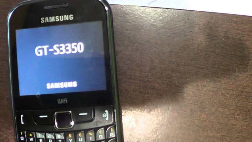 telefono teclado encendiendo