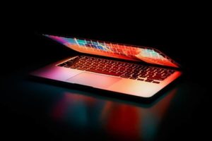 Cómo transportar o guardar correctamente y de forma segura tu MacBook para que no se dañe ni se rompa