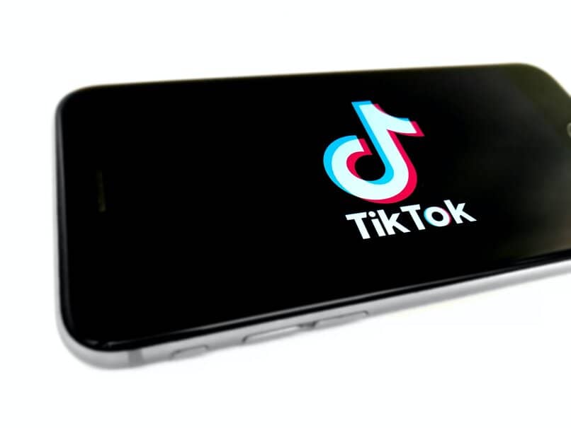 ¿Cómo añadir voz en off a mis videos de TikTok para hacerlos más creativos?