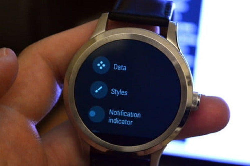 Cómo Conectar un Smartwatch Michael Kors con Android o iPhone  Correctamente? | Mira Cómo Hacerlo