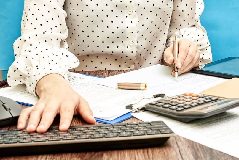 ¿Cómo descargar Notion en español completamente gratis en mi móvil o PC?